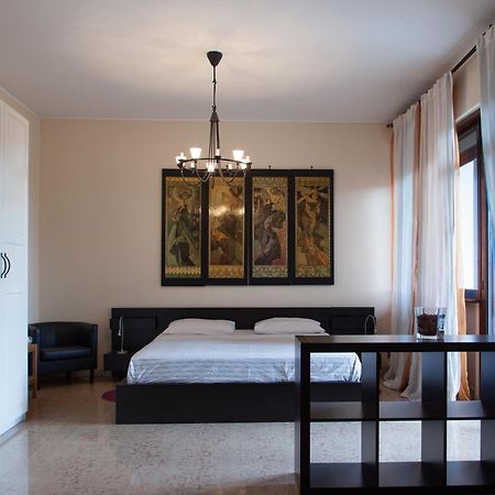 Santa Croce Bed & Breakfast โรม ภายนอก รูปภาพ
