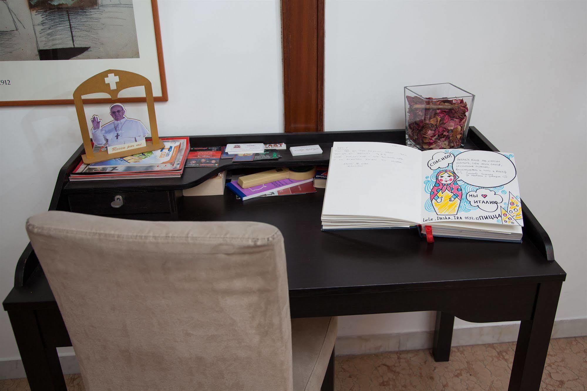 Santa Croce Bed & Breakfast โรม ภายนอก รูปภาพ